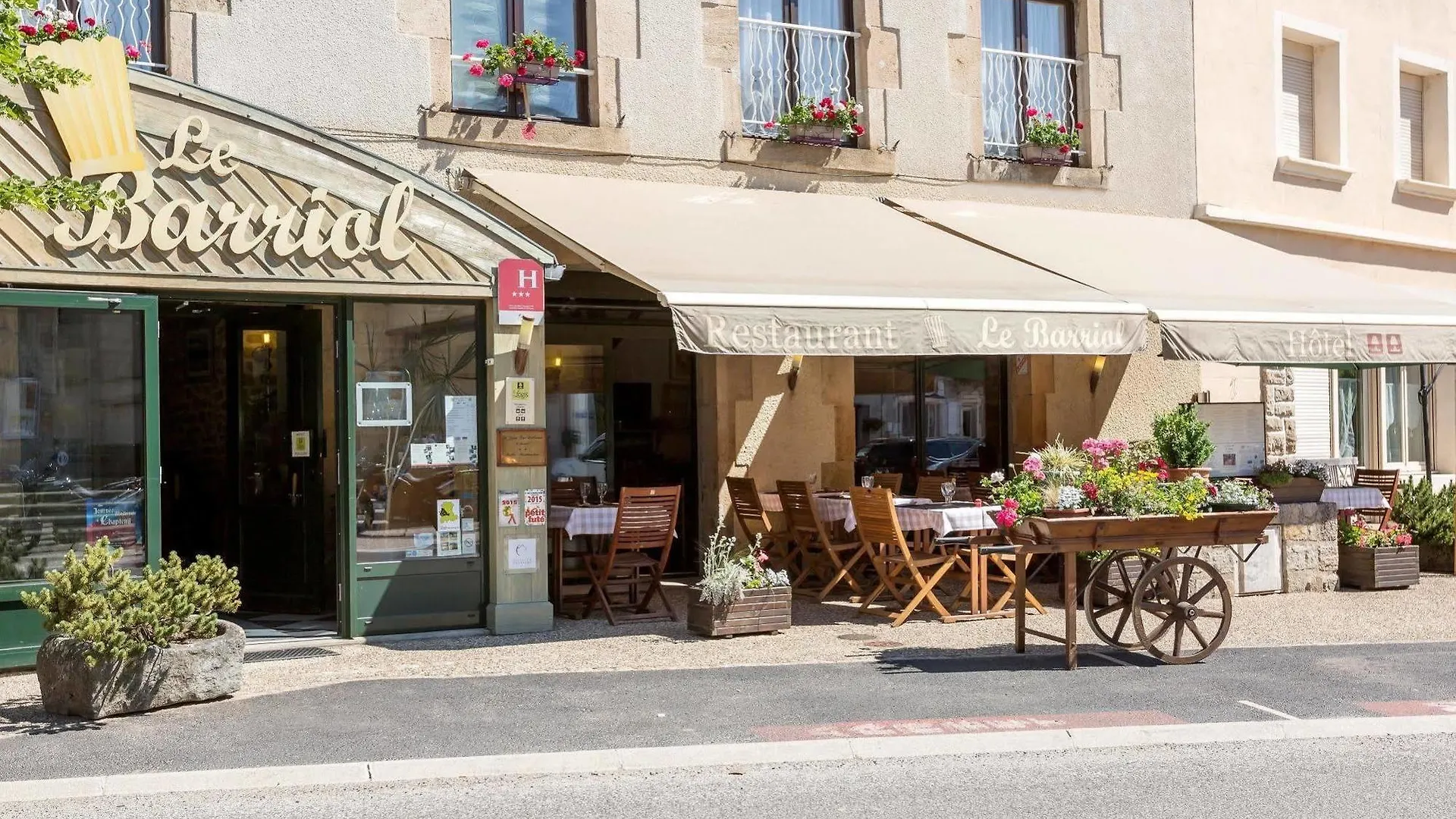 Le Barriol Hotel Saint-Julien-Chapteuil France