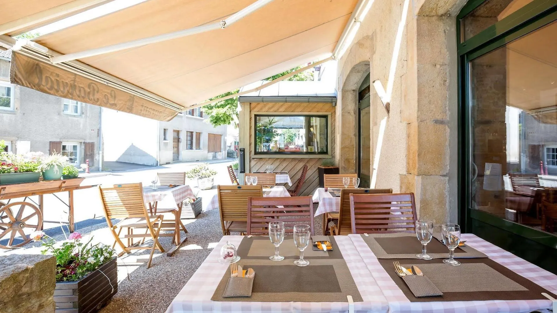 Le Barriol Hotel Saint-Julien-Chapteuil France